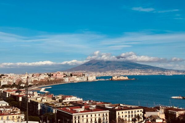 napoli piazza plebiscito quartieri spagnoli vesuvio garattini viaggi - Garattini Viaggi