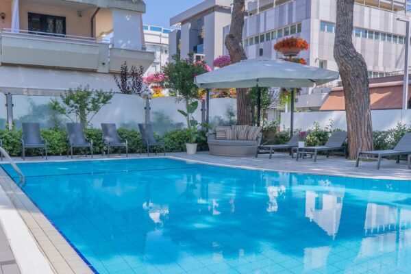 garattini viaggi vacanza al mare riviera romagnola agenzia viaggi viaggi di gruppo riccione hotel adriatica viale ceccarini - Garattini Viaggi