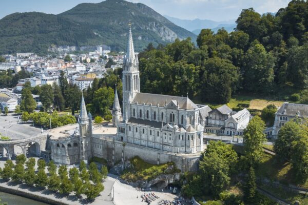 lourdes garattini viaggi 1 scaled - Garattini Viaggi